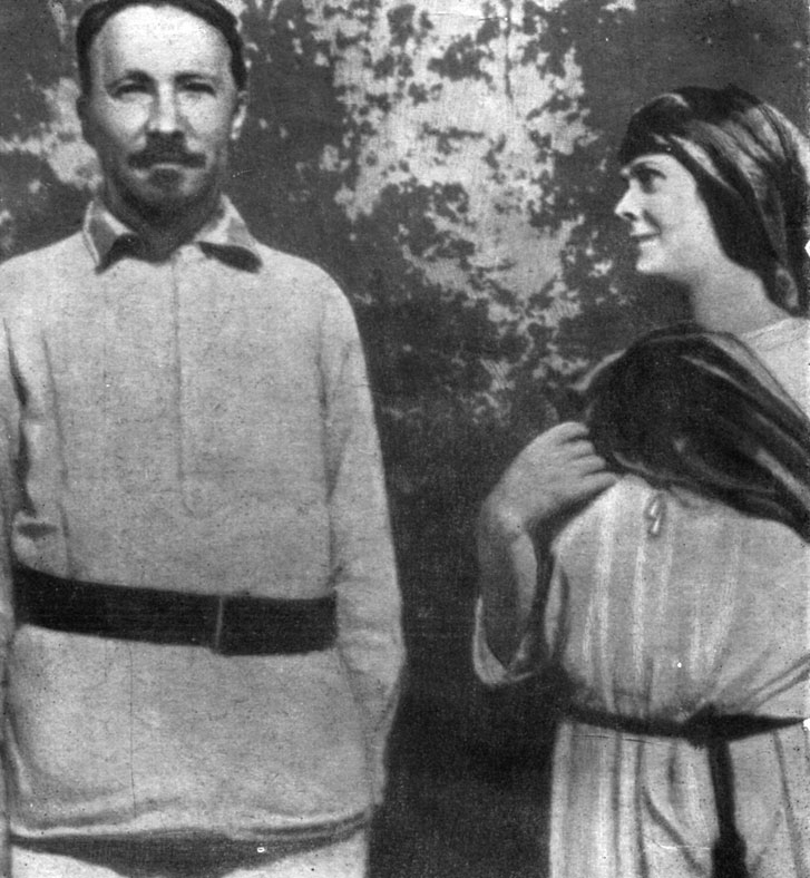 И. Подвойский и Айседора Дункан. (Москва, Воробьевы горы, 1923 г.)