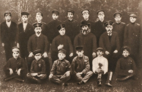 Ученики и преподаватели спас-клепиковской второклассной учительской школы. 1912 г.
